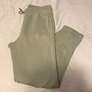 Aritzia TNA Boyfriend jogger
